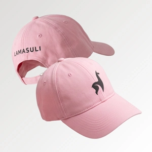 Zwei rose Caps mit dem Lamasuli-Logo