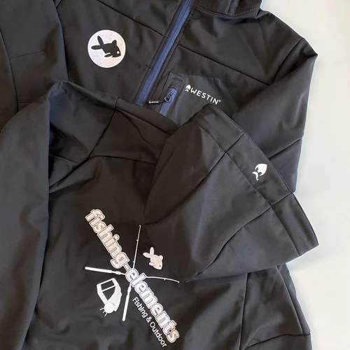 Merchandise personalisieren für Fishing Elements in Schweinfurt mit Lamasuli 3 Nahaufnahme von schwarzen Jacken mit Stickerei für Fishing Elements von Lamasuli
