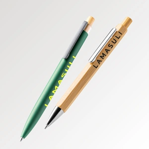 zu sehen sind zwei mit dem Schriftzug der Firma Lamasuli bedruckte Kugelschreiber