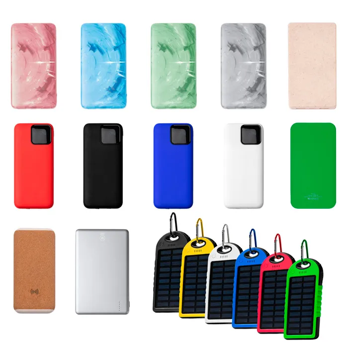 Mehrere Powerbanks in verschiedenen Farben: rot, blau, gelb, weiß, schwarz, grau, beige, Naturkork, silber