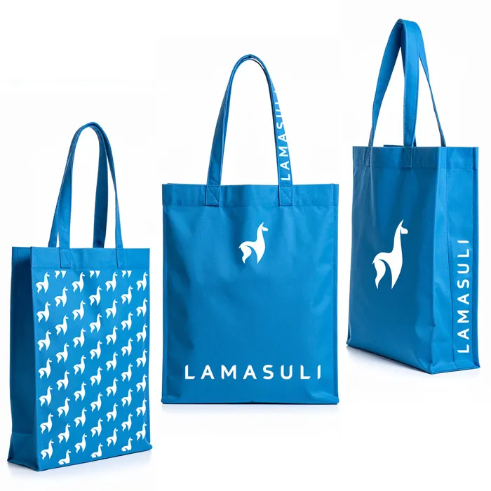 zu sehen sin Platzierungsvarianten für ein Logo auf einer Tragetaschen bedrucken: Zentral auf der Vorderseite Zentral auf der Rückseite Oben am Rand (Nahtbereich) Seitlich (vertikal oder horizontal) Unten auf der Tasche Hände- oder Henkelbereich All-over-Print